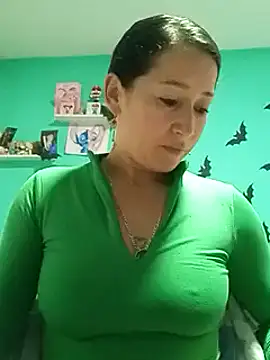 emilypoppy3 online show from December 13, 2:49 pm