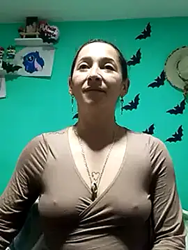 emilypoppy3 online show from February 15, 6:33 pm