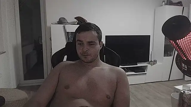 Snapshot of SharkLuigi chatting on December 15, 11:53 pm SharkLuigi online show from December 15, 11:53 pm