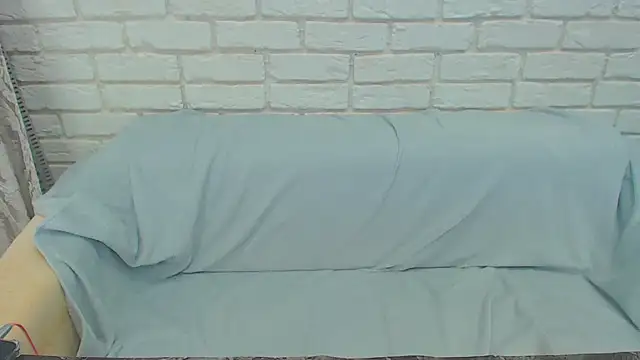 Crazyy girl  online show from December 23, 1:24 pm