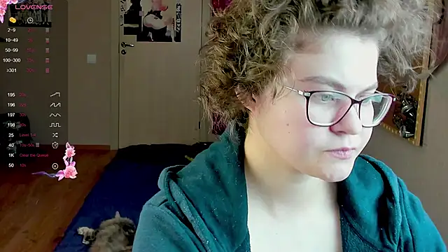 Snapshot of Sashy_Way chatting on December 4, 9:46 pm Sashy Way online show from December 4, 9:46 pm