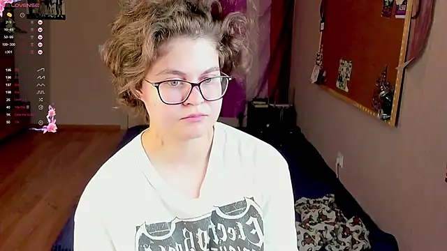 Snapshot of Sashy_Way chatting on December 9, 2:24 am Sashy Way online show from December 9, 2:24 am