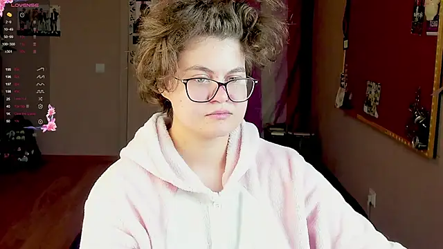 Snapshot of Sashy_Way chatting on December 11, 8:28 pm Sashy Way online show from December 11, 8:28 pm