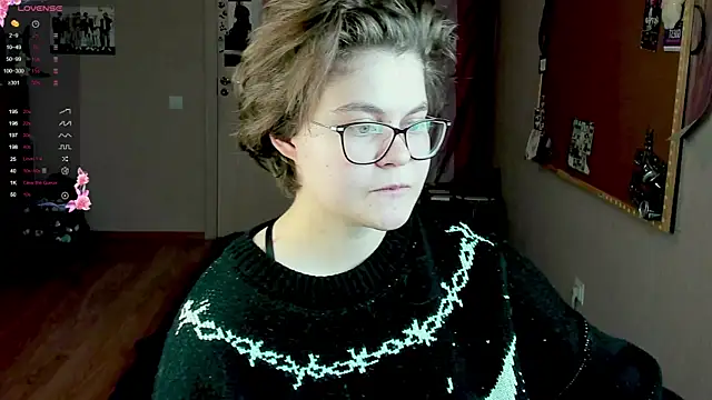 Snapshot of Sashy_Way chatting on December 12, 2:37 am Sashy Way online show from December 12, 2:37 am