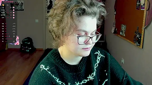 Snapshot of Sashy_Way chatting on December 14, 10:07 pm Sashy Way online show from December 14, 10:07 pm