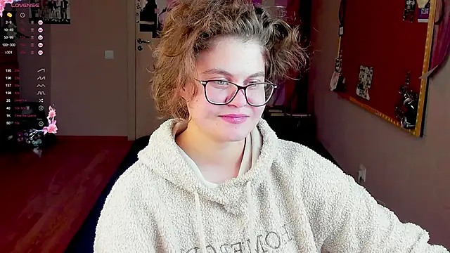 Snapshot of Sashy_Way chatting on December 15, 11:20 pm Sashy Way online show from December 15, 11:20 pm