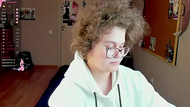 Snapshot of Sashy_Way chatting on December 19, 12:56 am Sashy Way online show from December 19, 12:56 am