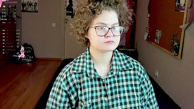 Snapshot of Sashy_Way chatting on January 6, 7:20 am Sashy Way online show from January 6, 7:20 am