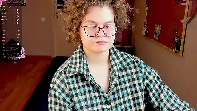 Snapshot of Sashy_Way chatting on January 6, 10:24 am Sashy Way online show from January 6, 10:24 am