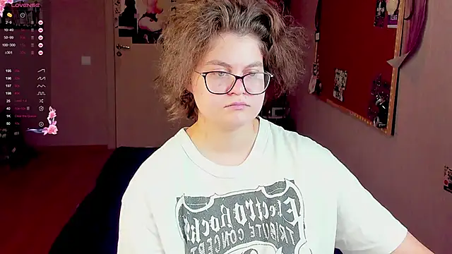 Snapshot of Sashy_Way chatting on January 12, 10:45 am Sashy Way online show from January 12, 10:45 am