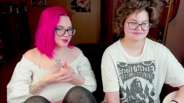 Snapshot of Sashy_Way chatting on January 25, 11:23 am Sashy Way online show from January 25, 11:23 am