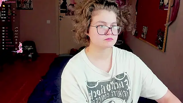 Snapshot of Sashy_Way chatting on January 25, 5:30 pm Sashy Way online show from January 25, 5:30 pm