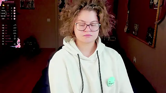 Snapshot of Sashy_Way chatting on February 11, 2:35 pm Sashy Way online show from February 11, 2:35 pm