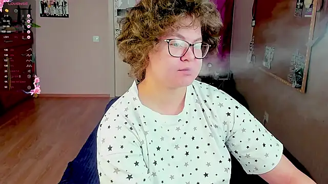 Snapshot of Sashy_Way chatting on February 12, 10:24 am Sashy Way online show from February 12, 10:24 am