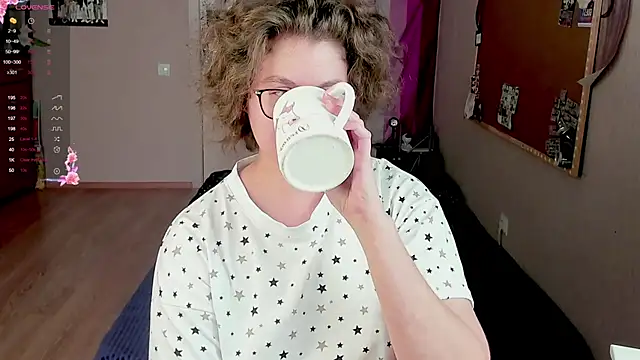 Snapshot of Sashy_Way chatting on February 13, 12:32 pm Sashy Way online show from February 13, 12:32 pm