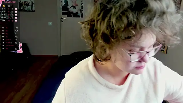 Snapshot of Sashy_Way chatting on March 8, 1:47 pm Sashy Way online show from March 8, 1:47 pm