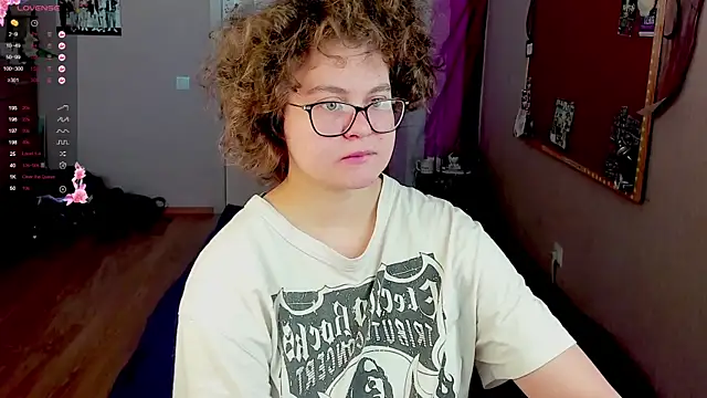 Snapshot of Sashy_Way chatting on March 15, 11:51 am Sashy Way online show from March 15, 11:51 am