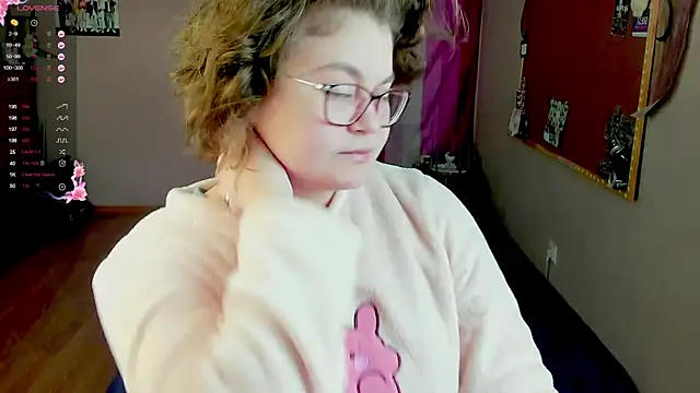 Snapshot of Sashy_Way chatting on March 21, 12:28 pm Sashy Way online show from March 21, 12:28 pm