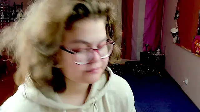 Snapshot of Sashy_Way chatting on September 12, 9:26 pm Sashy Way online show from September 12, 9:26 pm