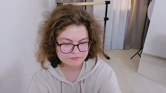 Snapshot of Sashy_Way chatting on September 15, 9:26 pm Sashy Way online show from September 15, 9:26 pm