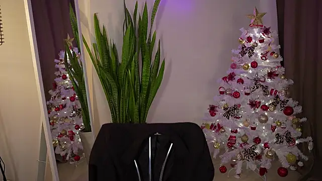 LindaWarners online show from December 21, 8:00 pm