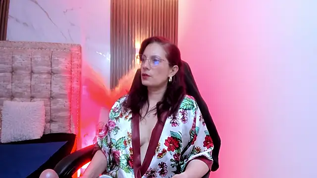 Snapshot of ada_mclaine chatting on November 21, 12:26 pm ada mclaine online show from November 21, 12:26 pm