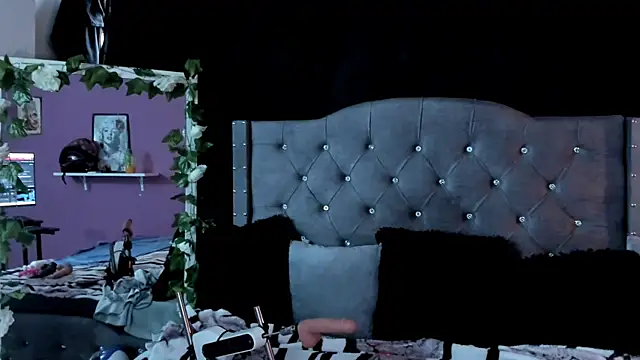 martina foxy  online show from March 6, 11:58 am