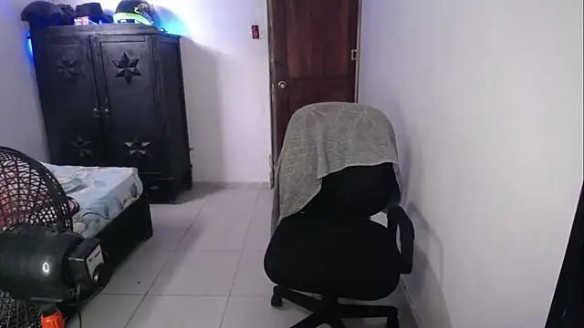 Snapshot of Sxntisaul__ chatting on February 8, 9:36 pm Sxntisaul online show from February 8, 9:36 pm