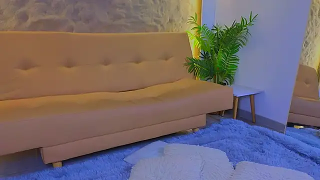 Isa  Blanc online show from September 25, 3:10 am