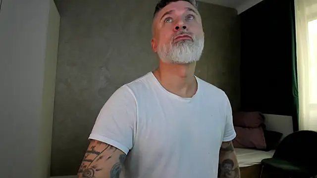 Snapshot of BlowMyXXL chatting on December 29, 11:07 am BlowMyXXL online show from December 29, 11:07 am