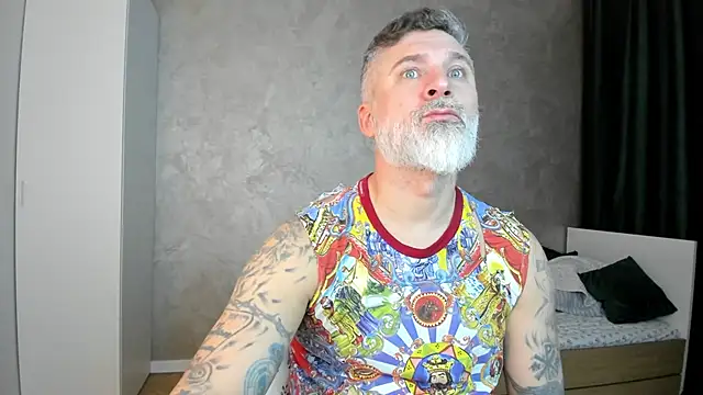 Snapshot of BlowMyXXL chatting on January 9, 7:40 pm BlowMyXXL online show from January 9, 7:40 pm