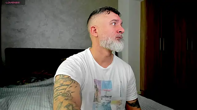 Snapshot of BlowMyXXL chatting on January 31, 10:31 am BlowMyXXL online show from January 31, 10:31 am