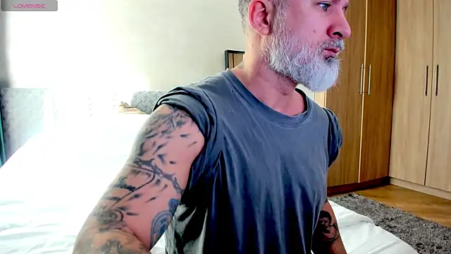 Snapshot of BlowMyXXL chatting on February 23, 8:06 am BlowMyXXL online show from February 23, 8:06 am