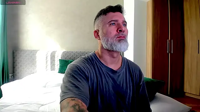 Snapshot of BlowMyXXL chatting on March 3, 8:16 am BlowMyXXL online show from March 3, 8:16 am