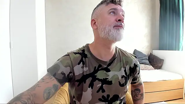 Snapshot of BlowMyXXL chatting on September 11, 8:36 am BlowMyXXL online show from September 11, 8:36 am