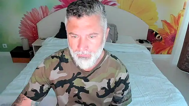 Snapshot of BlowMyXXL chatting on November 13, 5:39 am BlowMyXXL online show from November 13, 5:39 am