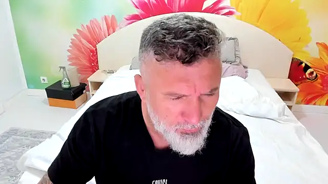 Snapshot of BlowMyXXL chatting on November 20, 8:58 am BlowMyXXL online show from November 20, 8:58 am