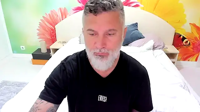 Snapshot of BlowMyXXL chatting on November 29, 5:43 am BlowMyXXL online show from November 29, 5:43 am