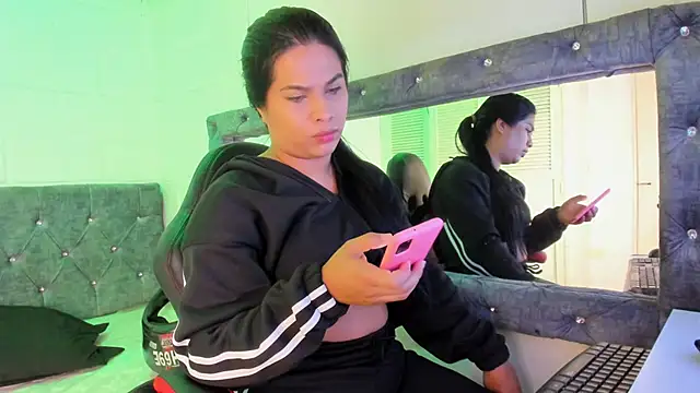 sarajhonson dl online show from January 11, 12:29 pm