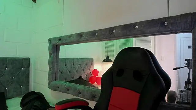 sarajhonson dl online show from February 26, 8:11 pm