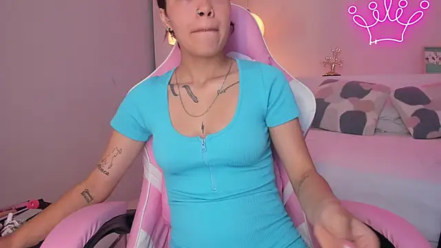 Snapshot of violeth_hill chatting on January 24, 8:11 pm violeth hill online show from January 24, 8:11 pm