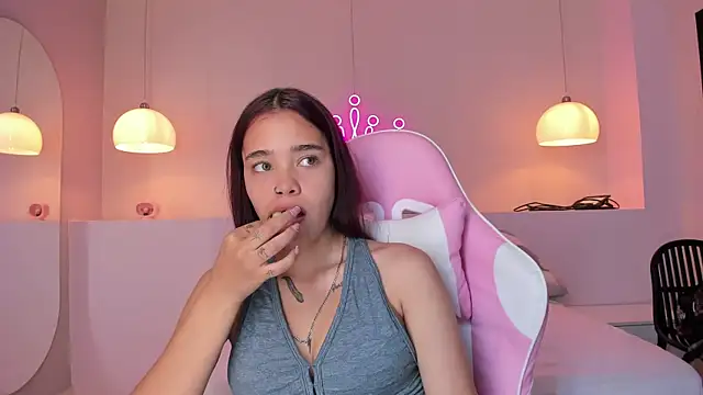 Snapshot of violeth_hill chatting on January 27, 8:07 pm violeth hill online show from January 27, 8:07 pm