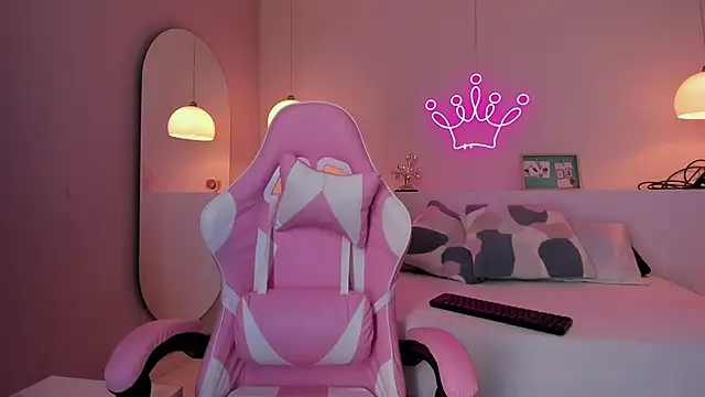 Snapshot of violeth_hill chatting on February 1, 8:26 pm violeth hill online show from February 1, 8:26 pm