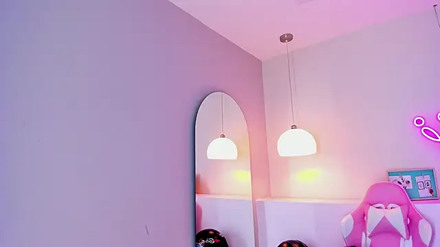 Snapshot of violeth_hill chatting on February 24, 6:58 pm violeth hill online show from February 24, 6:58 pm