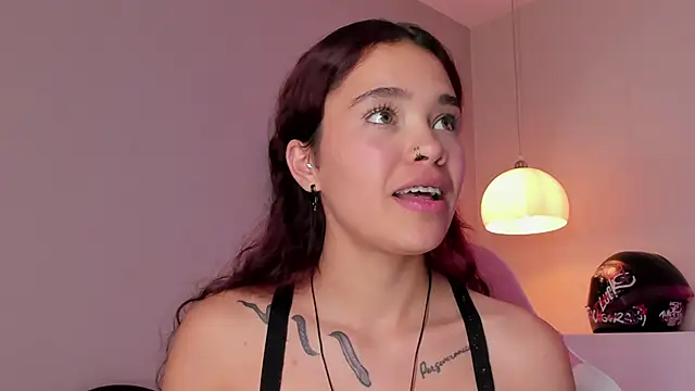 Snapshot of violeth_hill chatting on February 26, 10:58 am violeth hill online show from February 26, 10:58 am