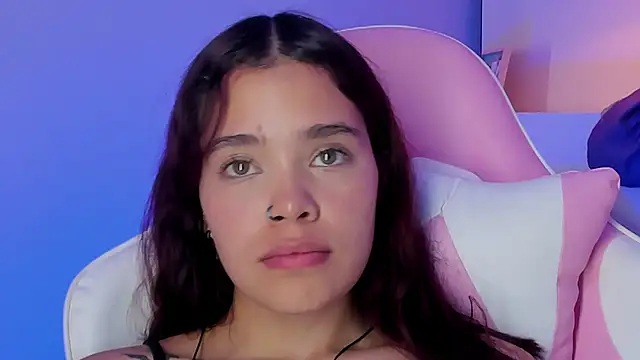 Snapshot of violeth_hill chatting on March 10, 2:06 am violeth hill online show from March 10, 2:06 am