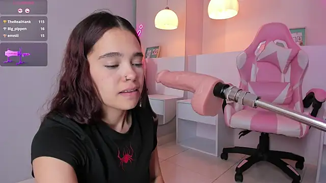 Snapshot of violeth_hill chatting on March 22, 11:09 pm violeth hill online show from March 22, 11:09 pm