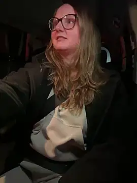 GingerSnap33 online show from December 4, 2:53 am