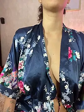 Snapshot of thaliacollins chatting on November 9, 9:13 pm thaliacollins online show from November 9, 9:13 pm