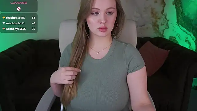 Snapshot of LylaYeess chatting on January 31, 10:42 am LylaYeess online show from January 31, 10:42 am